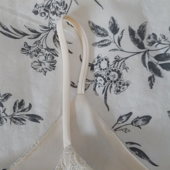 Lace overlay tank top - Picture 4 of 4